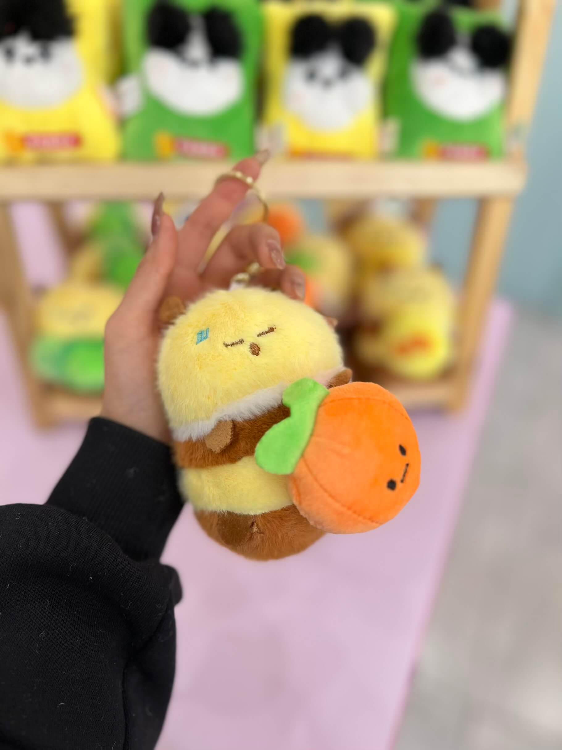 آویز عروسکی پاندا و زنبور