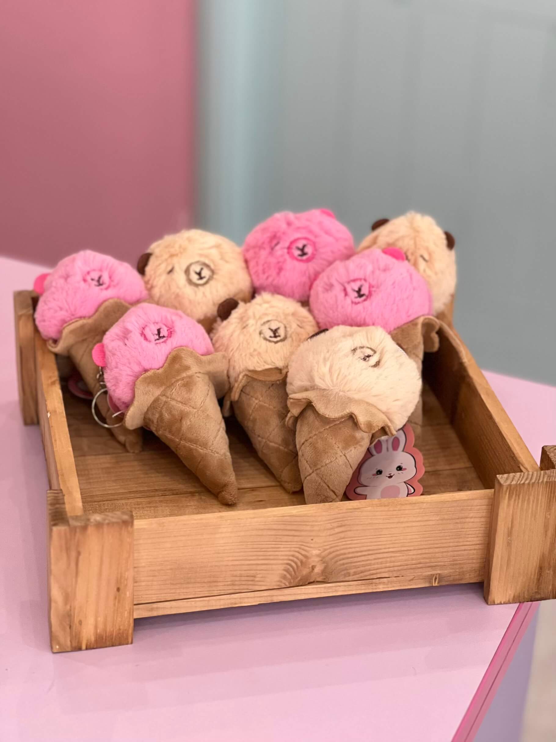 آویز عروسکی بستنی قیفی کاپی بارا