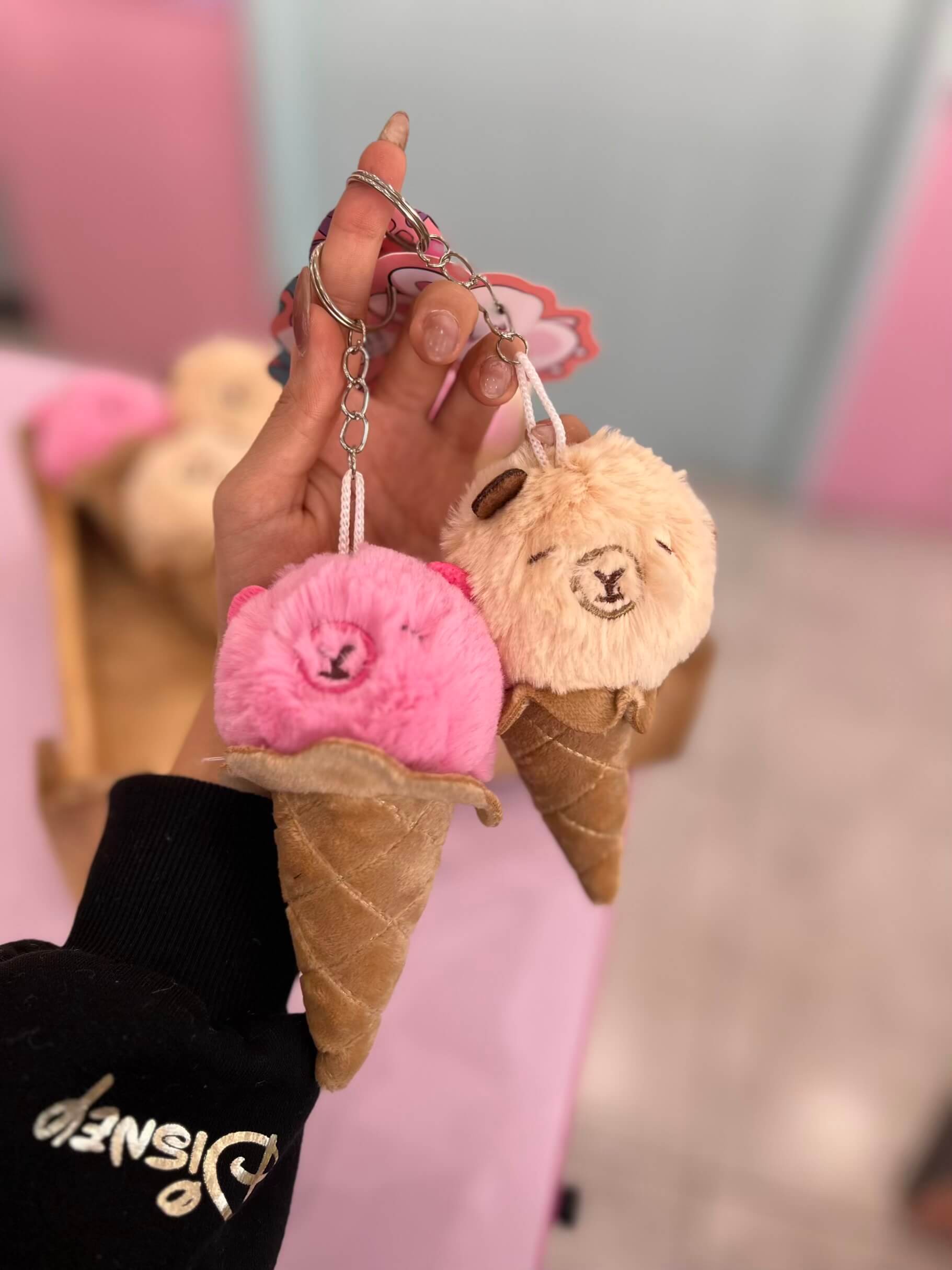 آویز عروسکی بستنی قیفی کاپی بارا