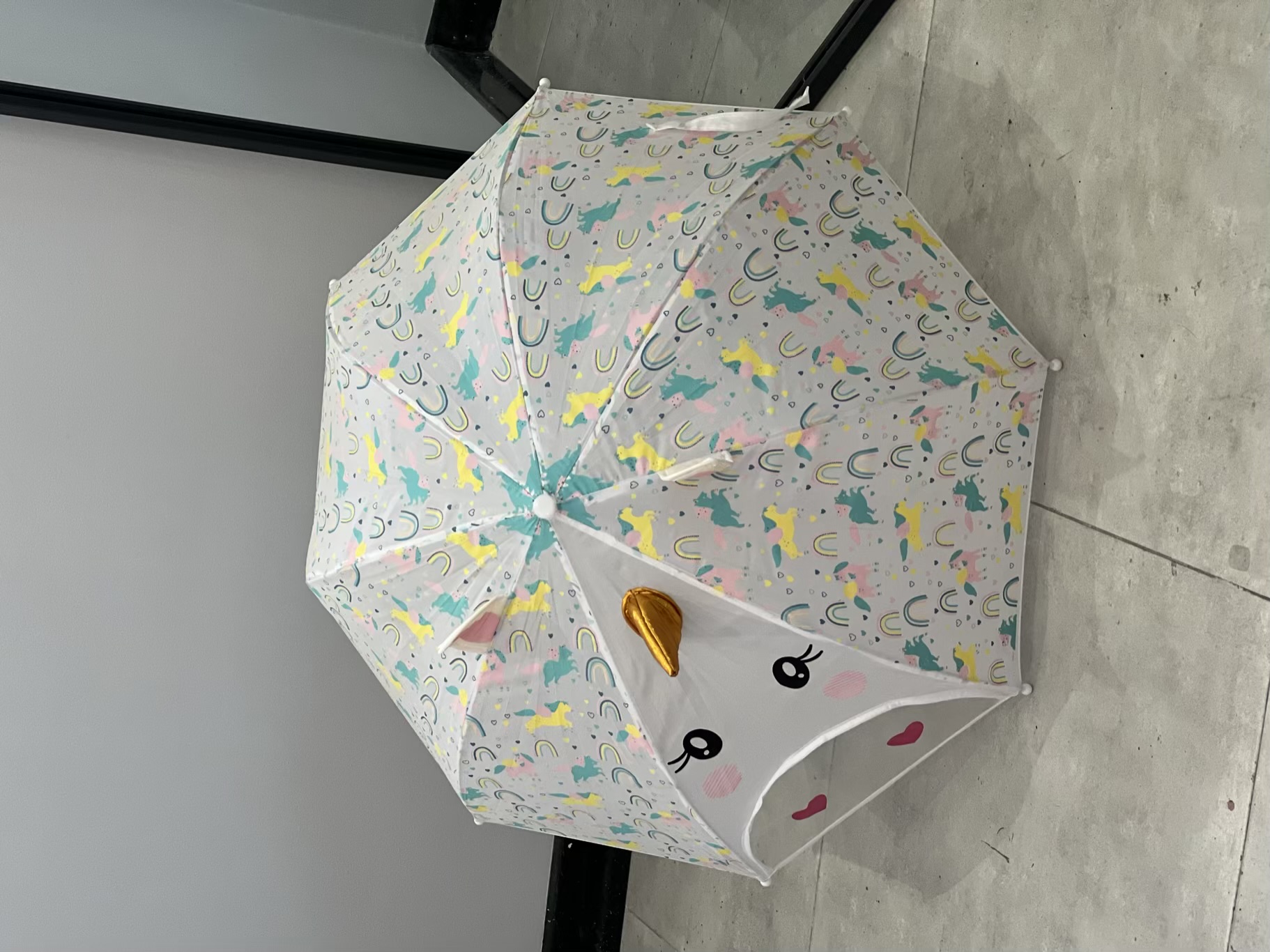 چتر یونیکورن سفید