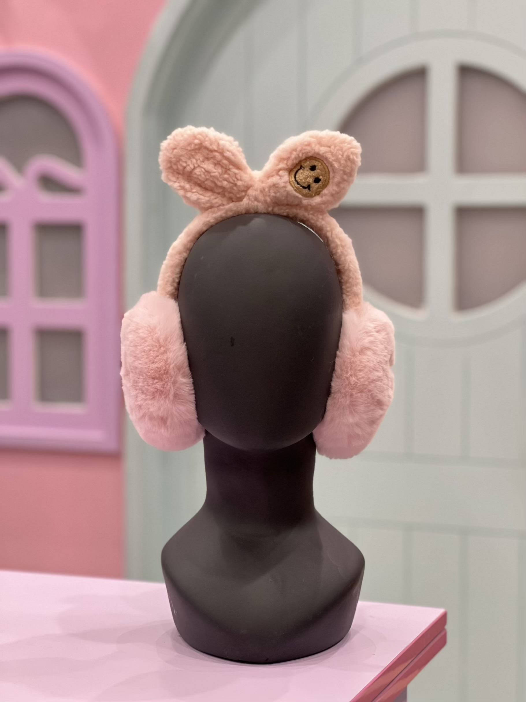 گوشگیر ساده ایموجی