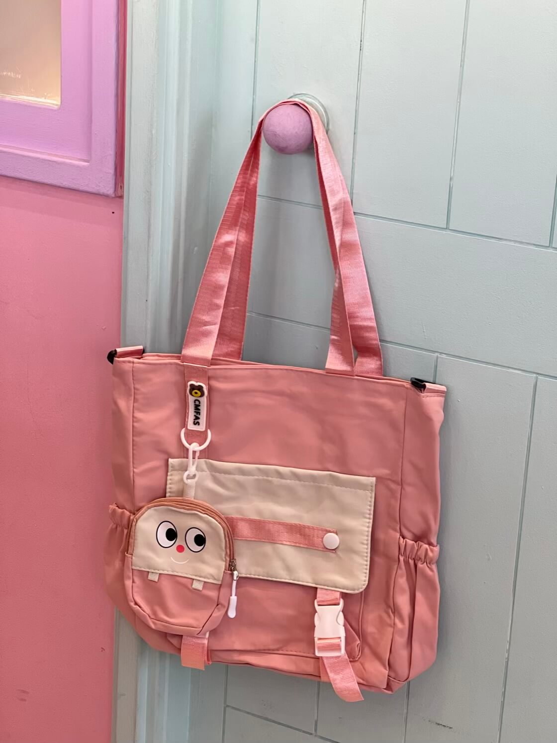 کیف زبان اویزدار ایموجی