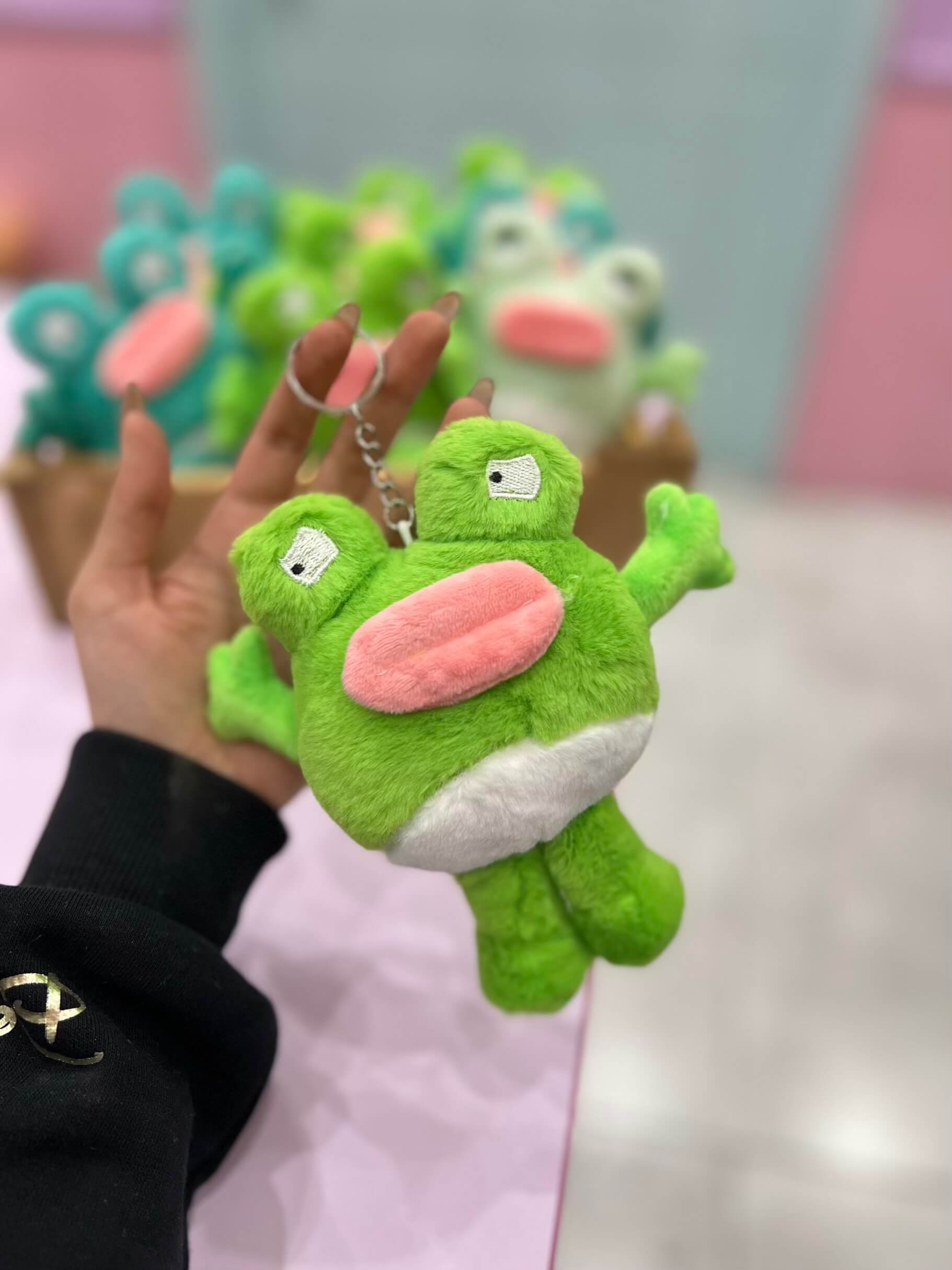 آویز عروسکی قورباغه