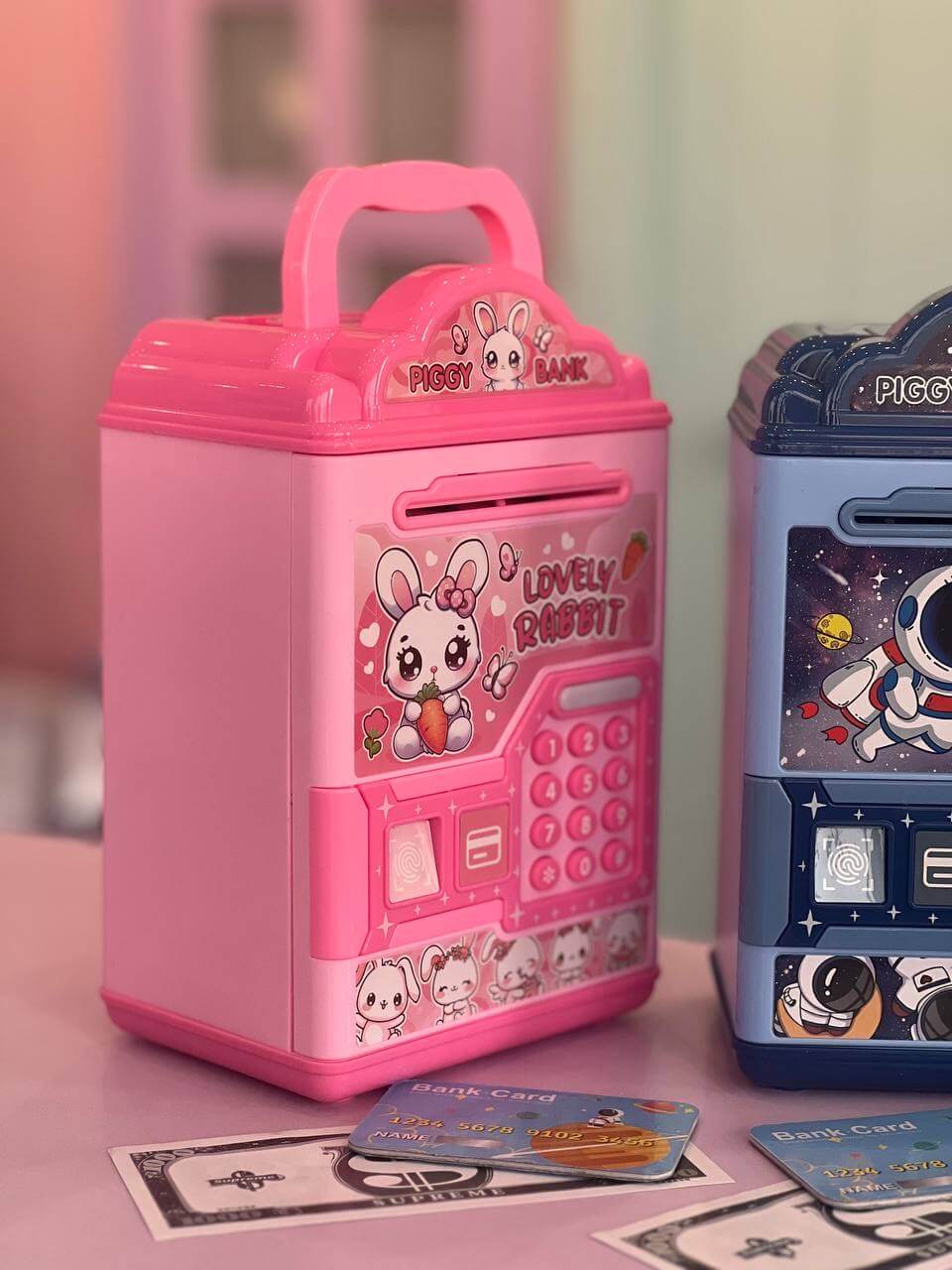 قلک هوشمند فضانورد و خرگوشی