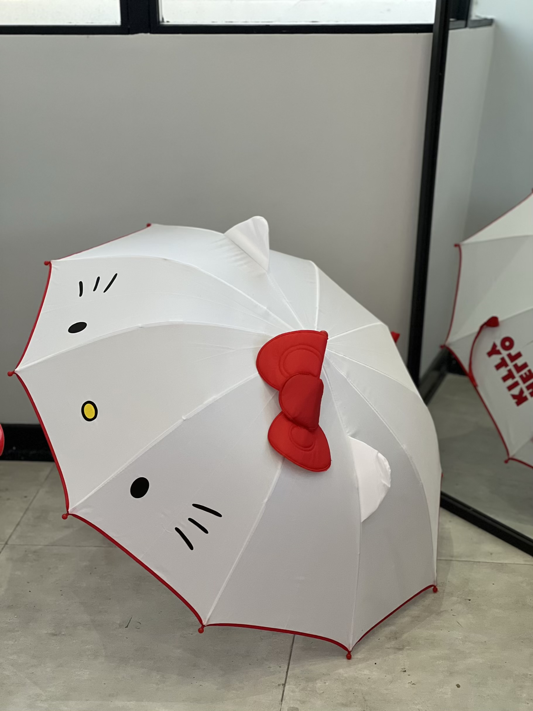 چتر کیتی بزرگ