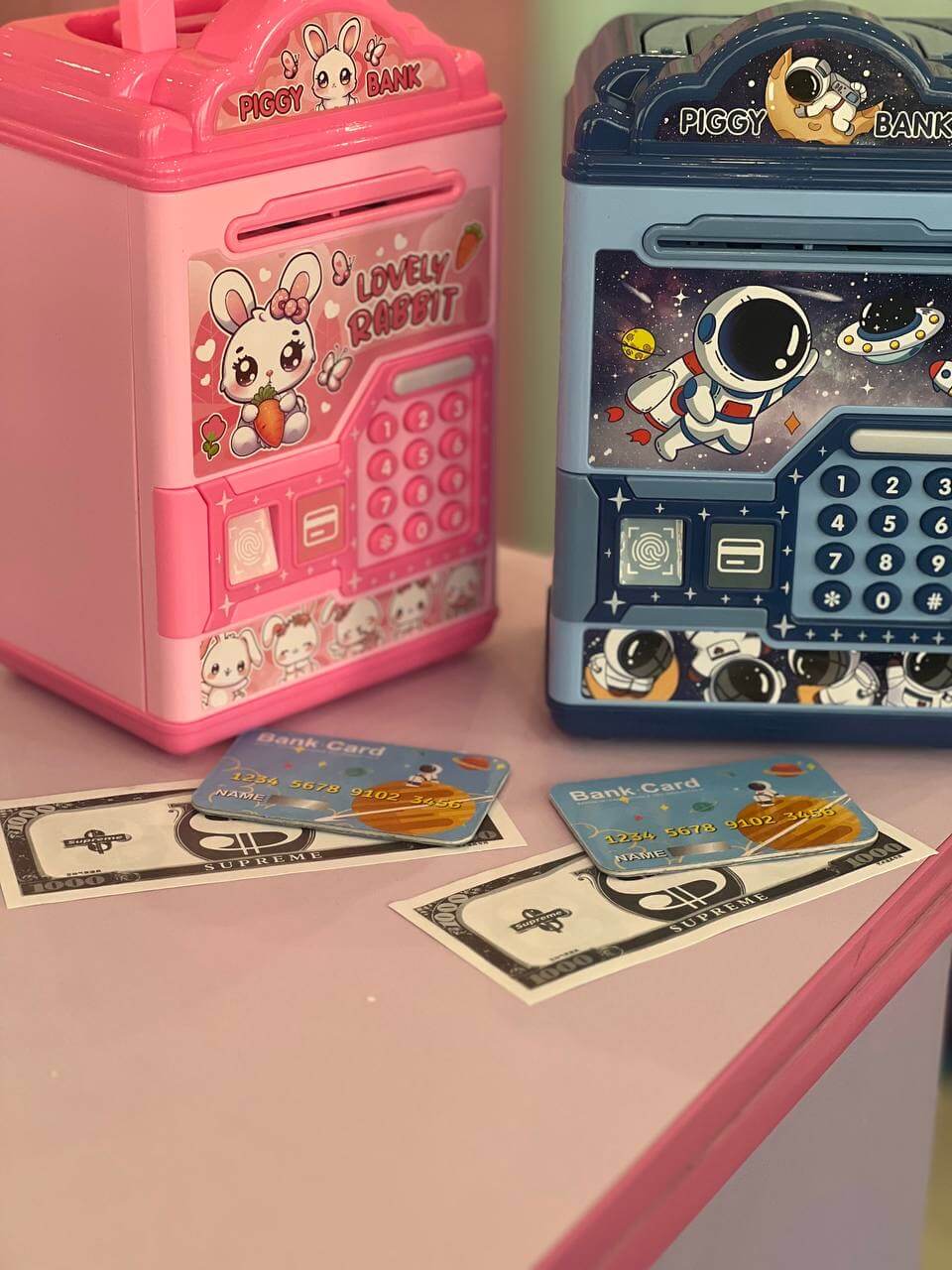 قلک هوشمند فضانورد و خرگوشی