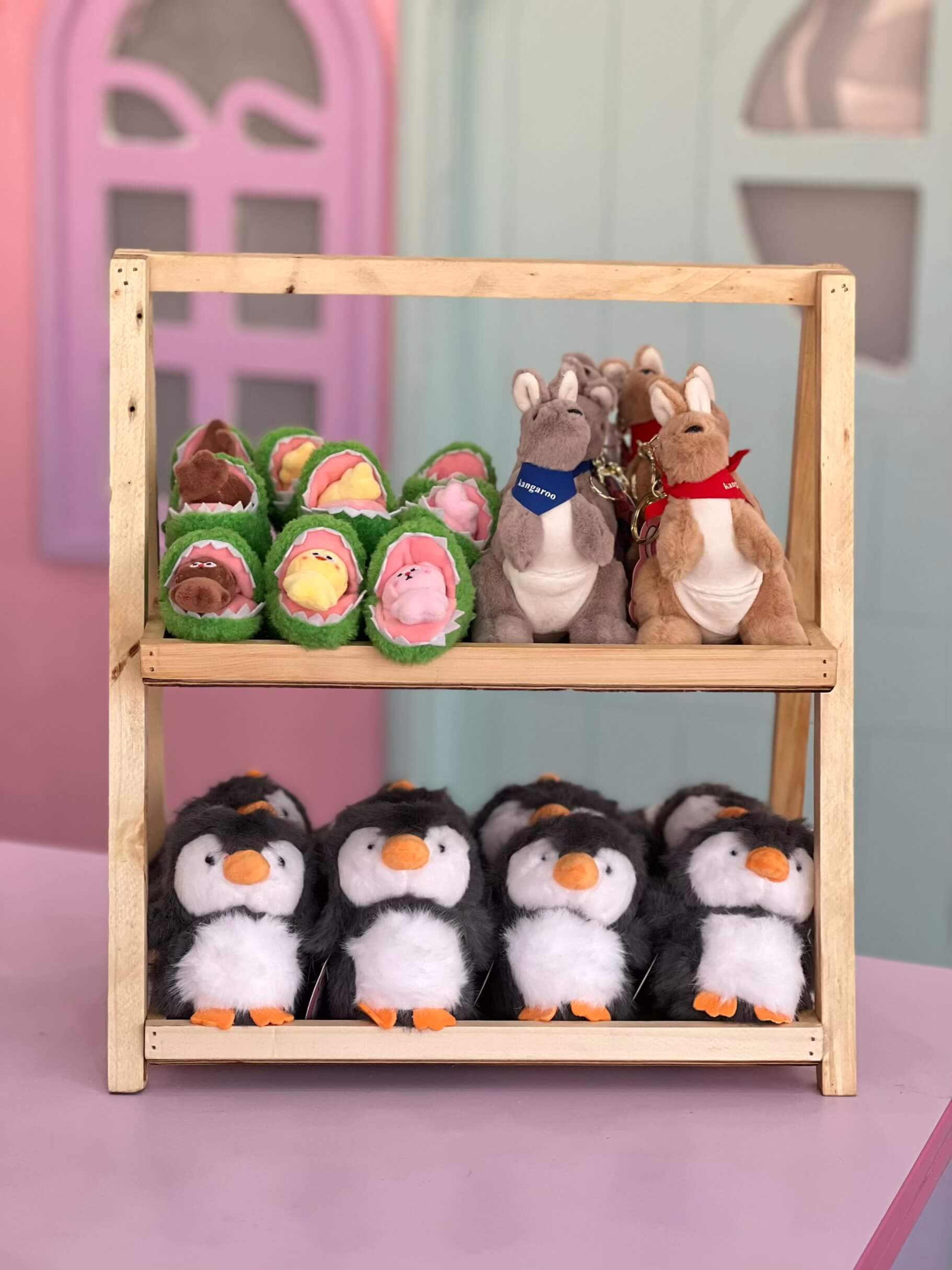 آویز عروسکی پنگوئن و کانگورو و تمساح