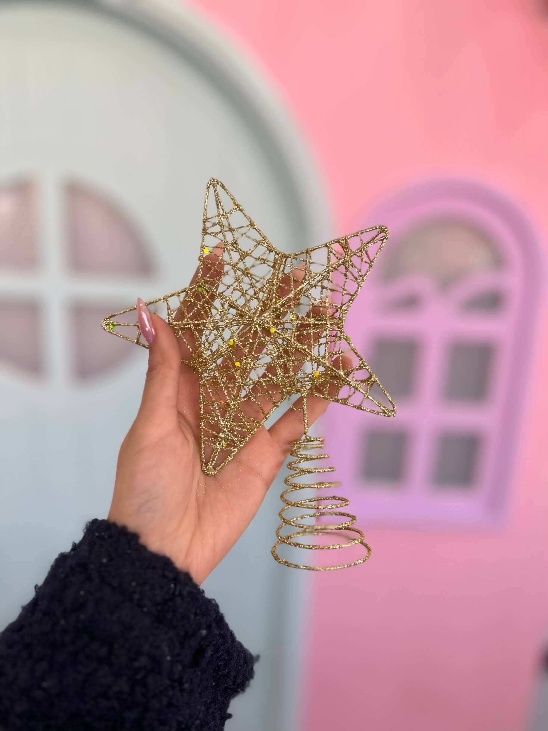 ستاره بالا درخت فنردار