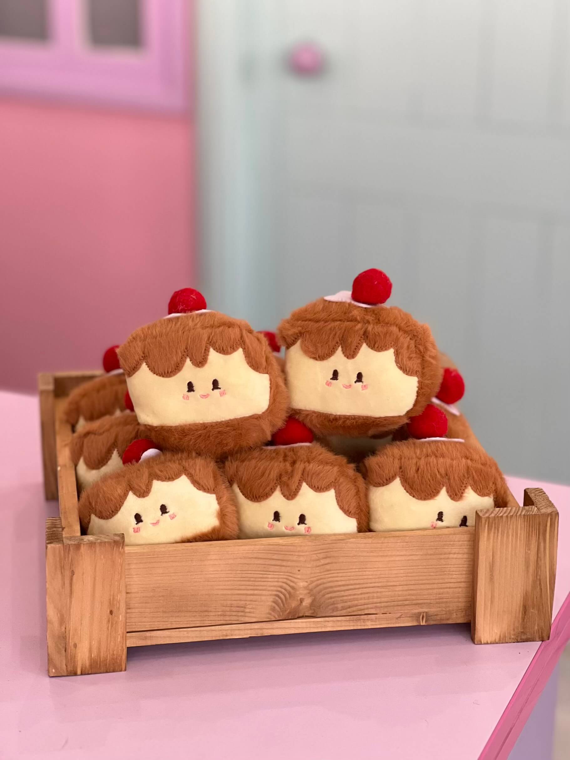 آویز عروسکی کیک گیلاسی پولیشی