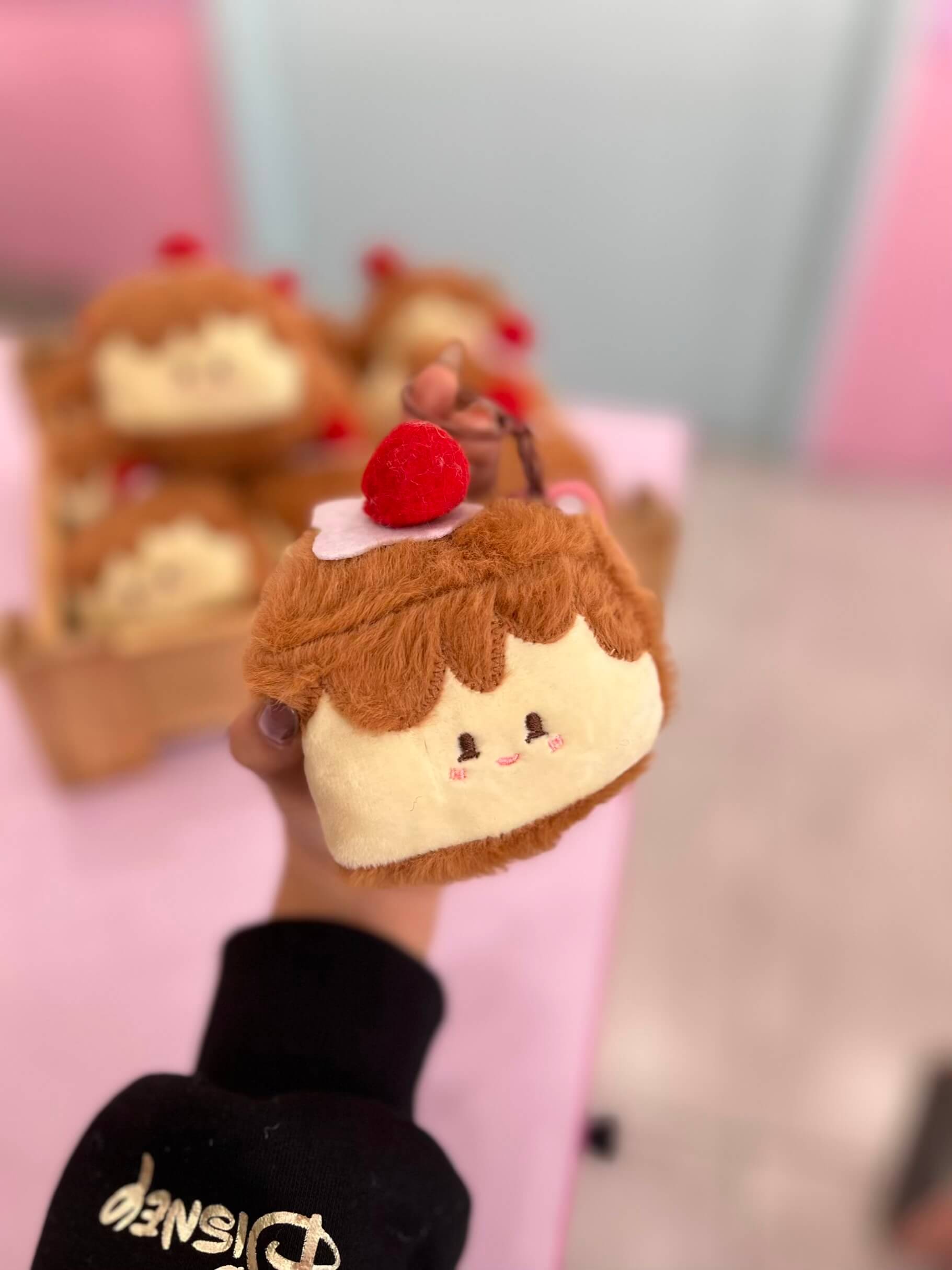 آویز عروسکی کیک گیلاسی پولیشی