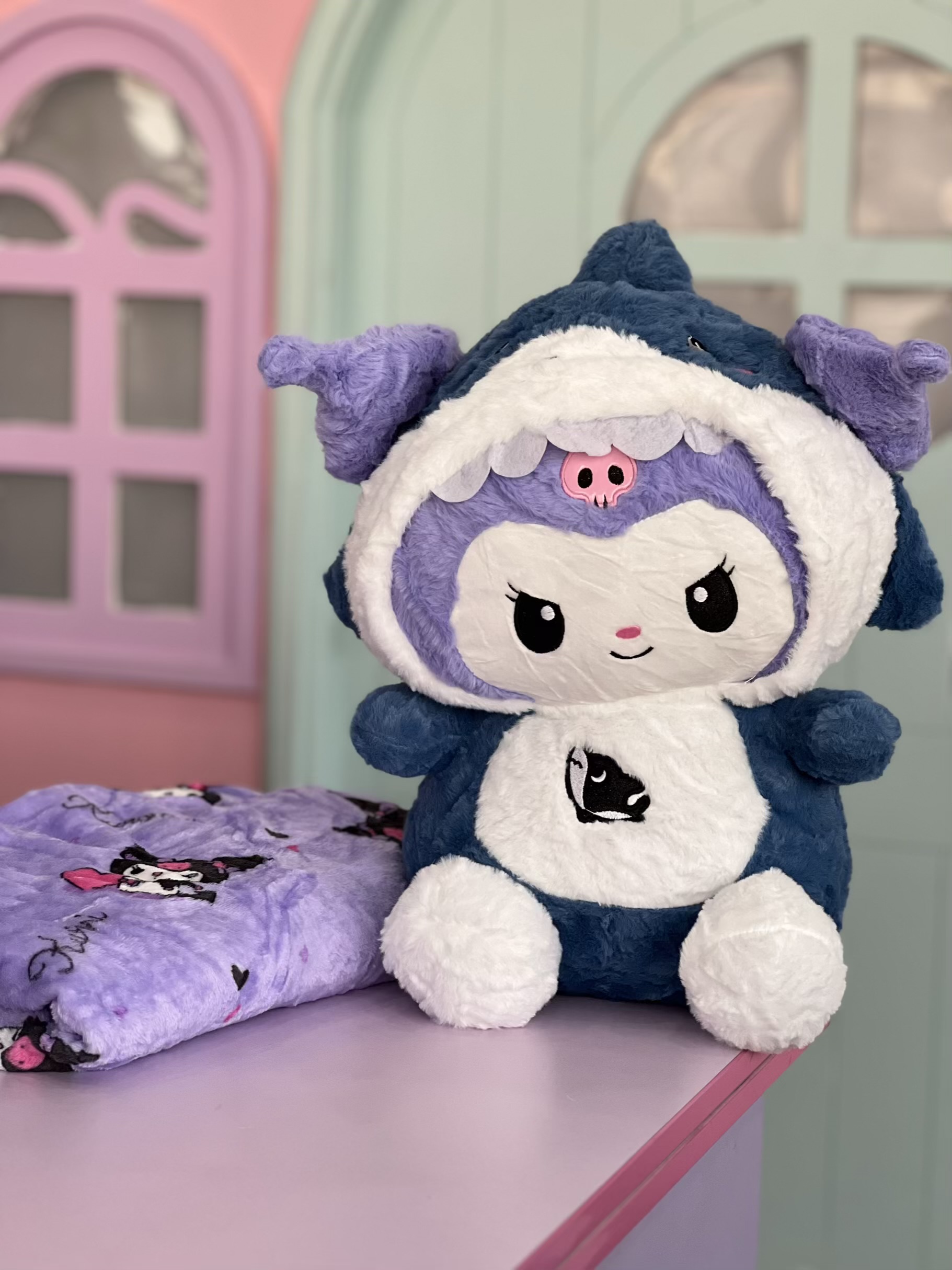 پتو بالشتی کرومی و ملودی لباسدار