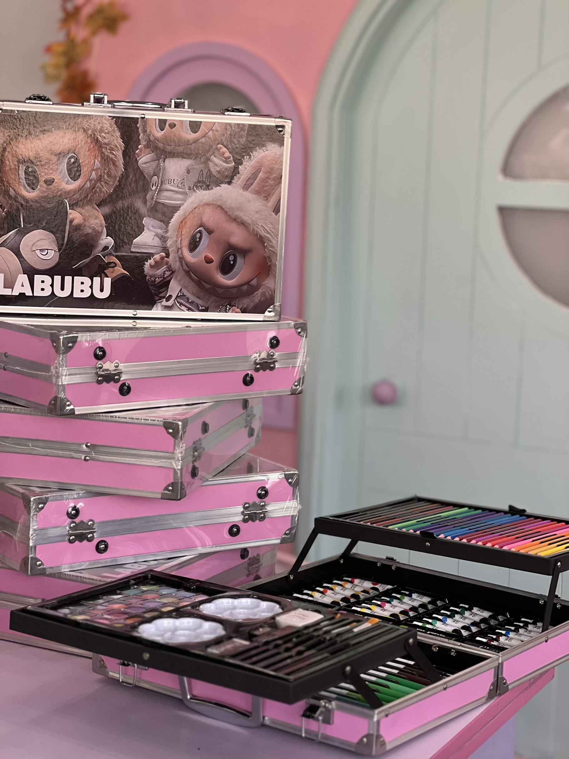 چمدان رنگ آمیزی لبوبو