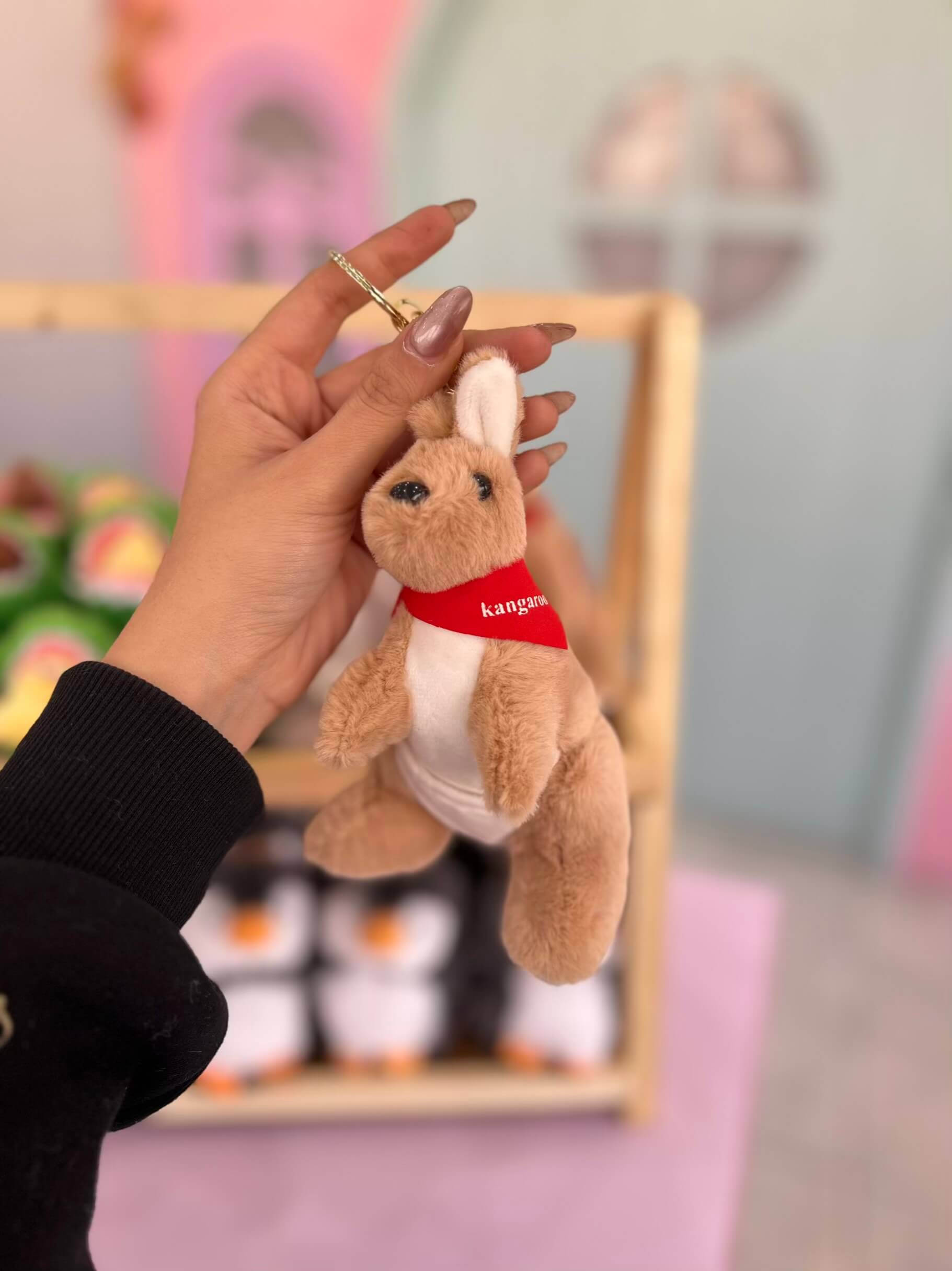 آویز عروسکی پنگوئن و کانگورو و تمساح