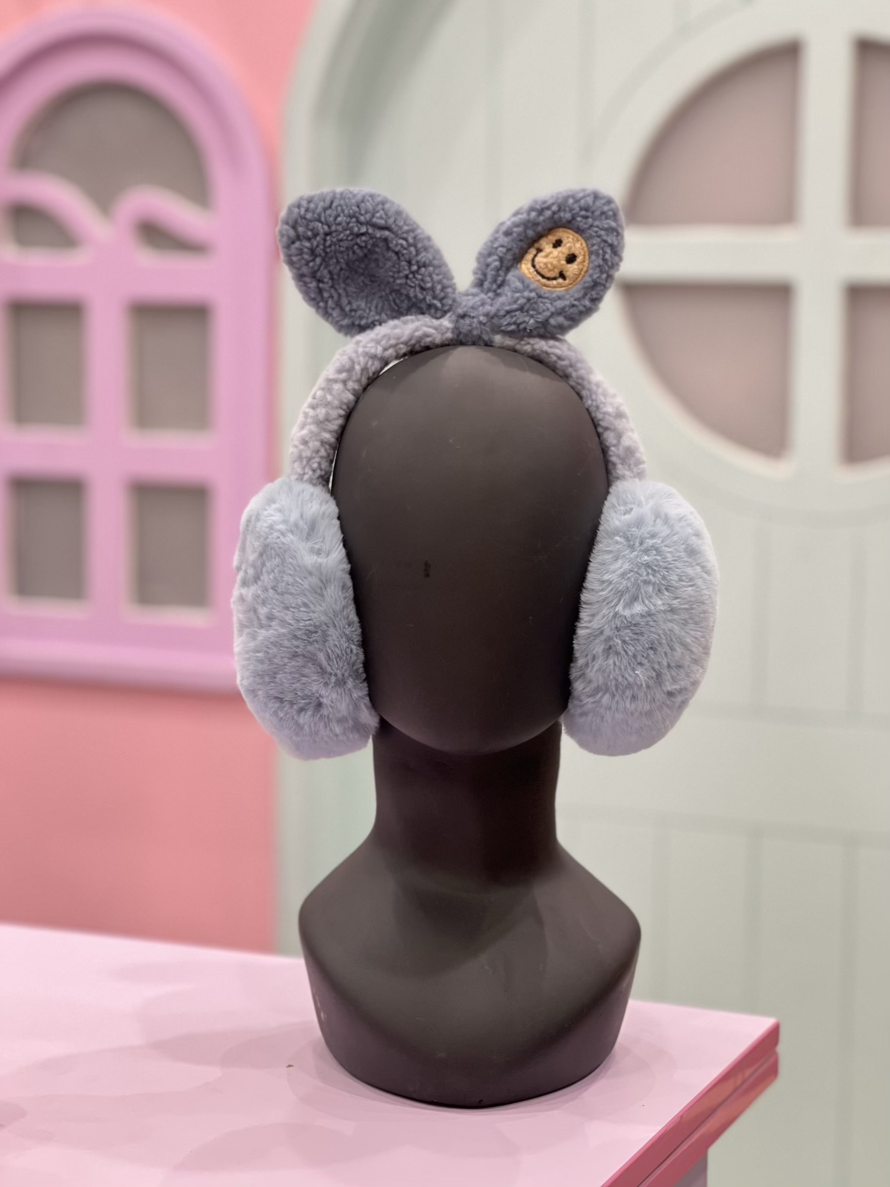 گوشگیر ساده ایموجی