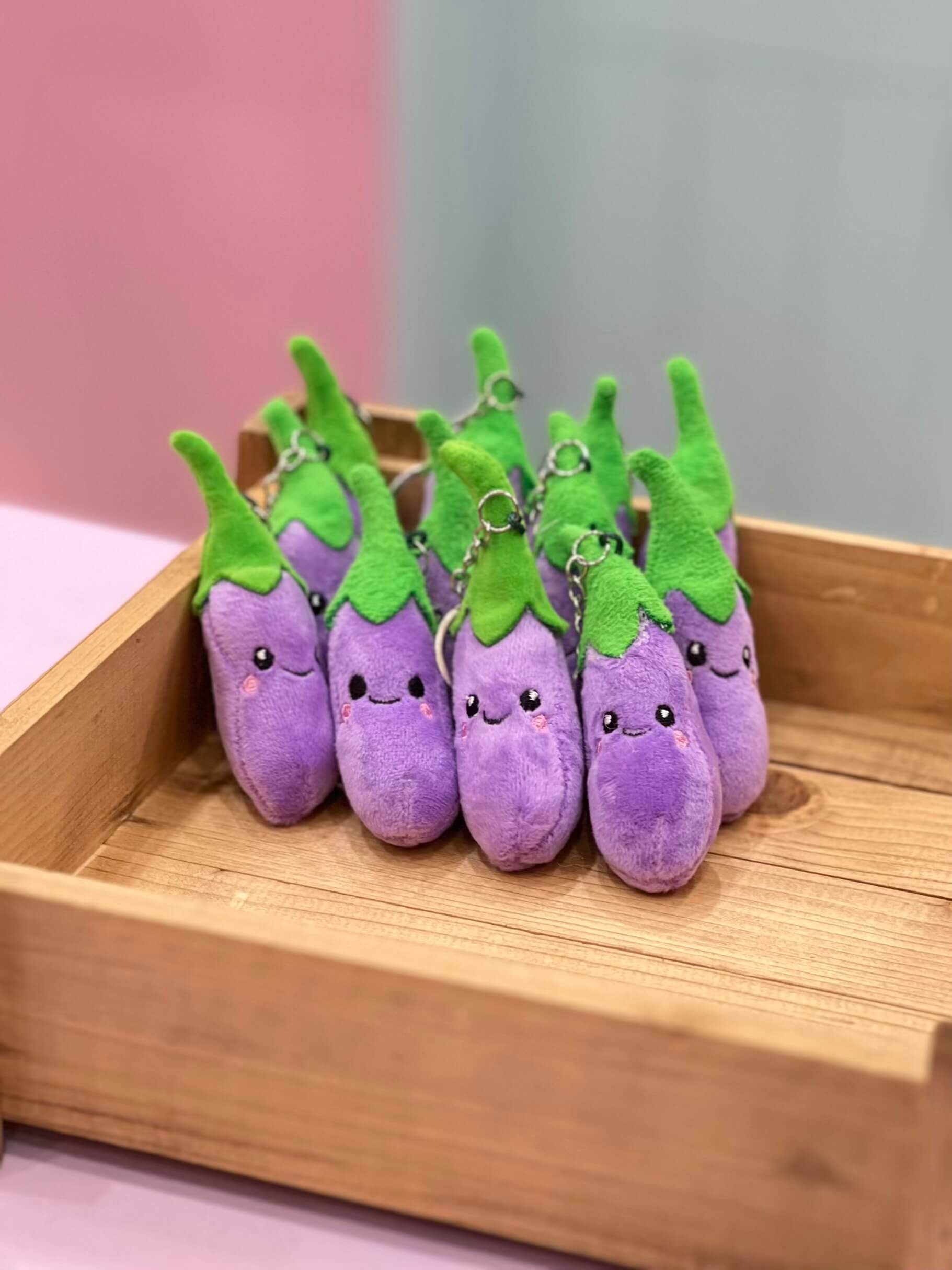 آویز عروسکی بادمجان کوچک