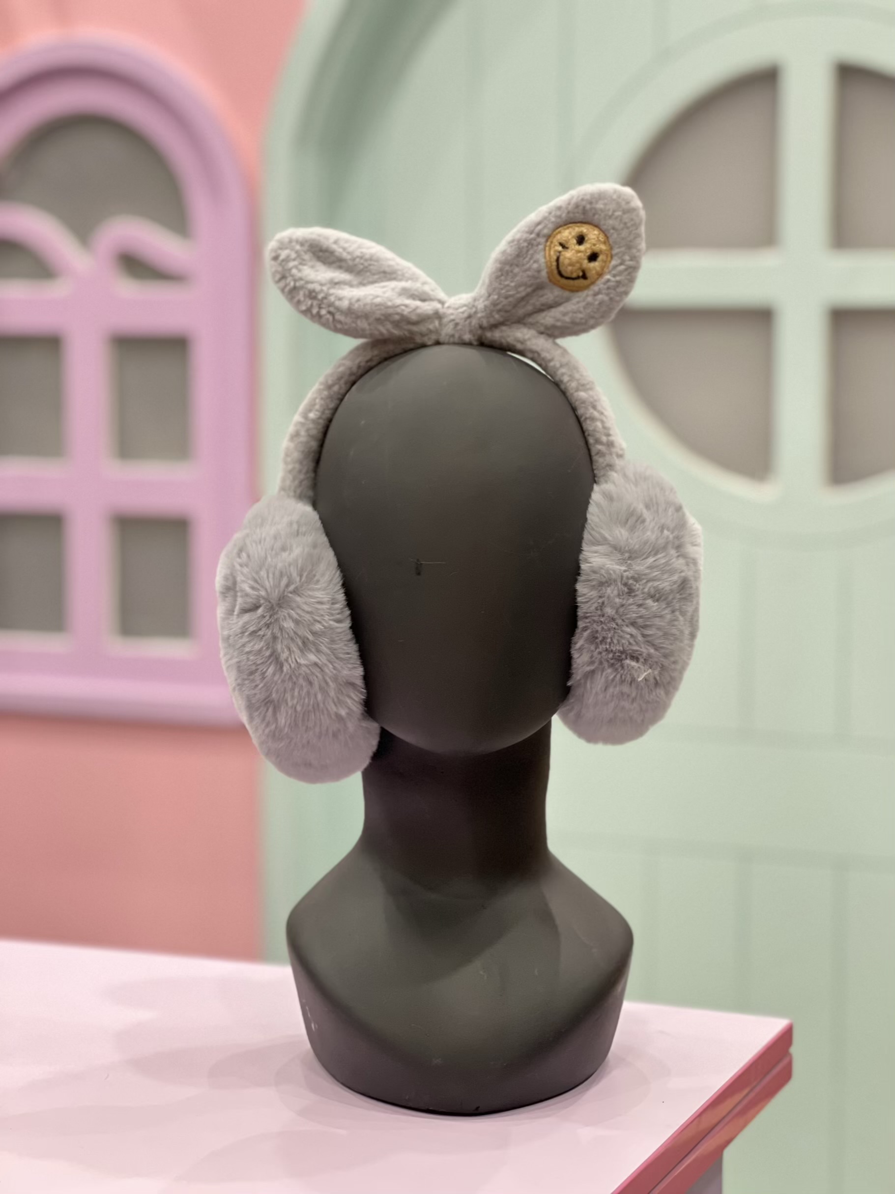 گوشگیر ساده ایموجی