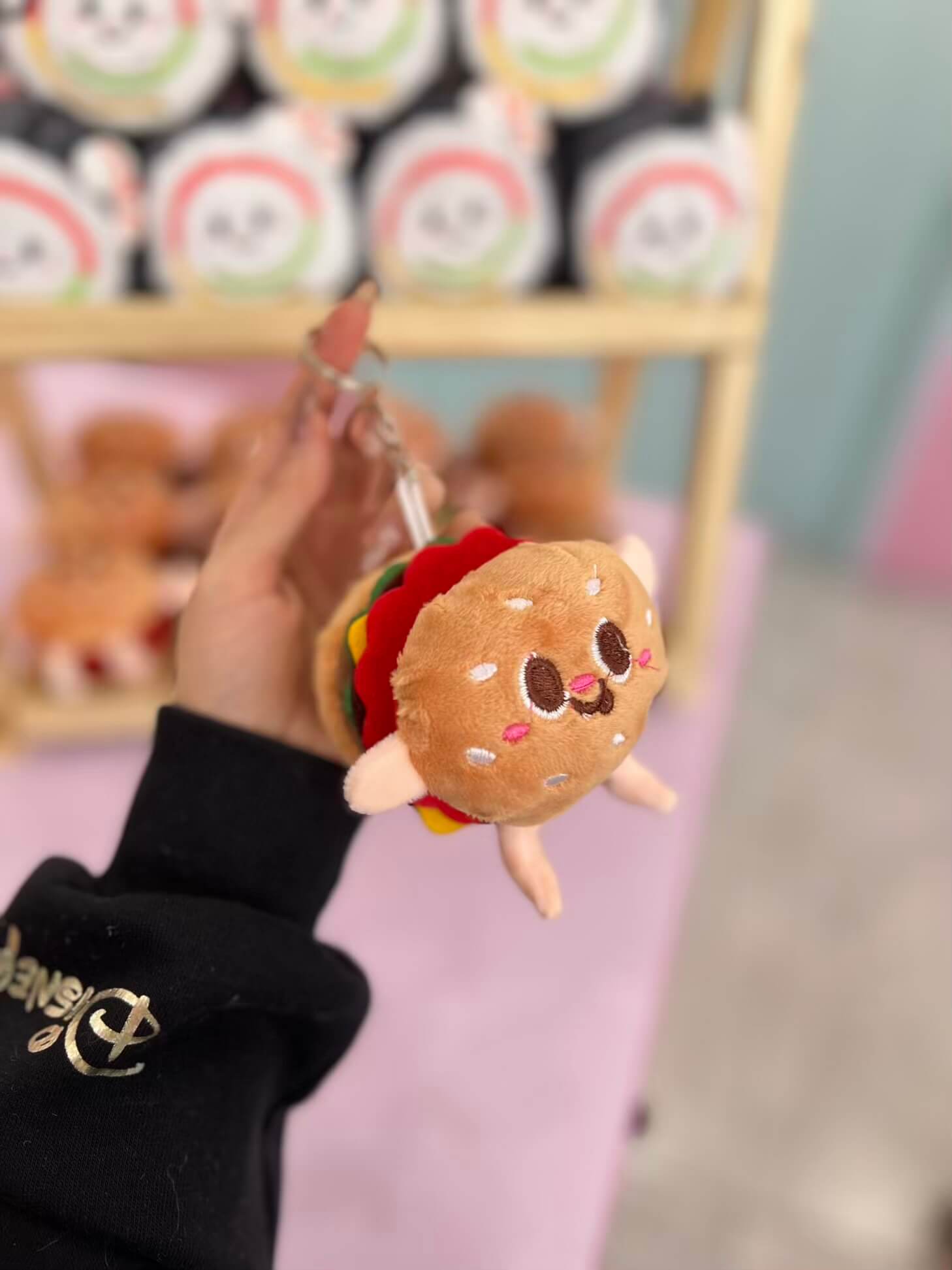 آویز عروسکی سوشی و همبرگر